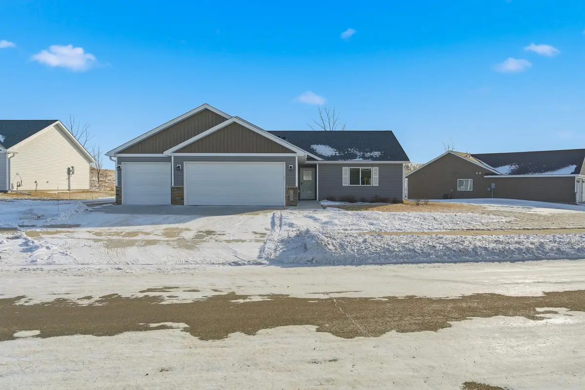 725 Northwood Drive, Janesville, MN 56048 - #1