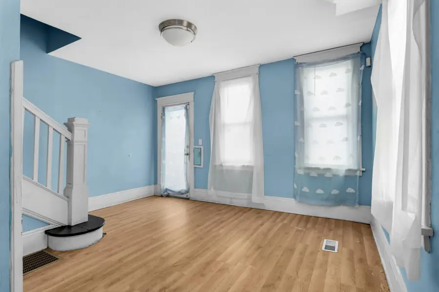 1025 Mclean Avenue, Saint Paul, MN 55106 - #2