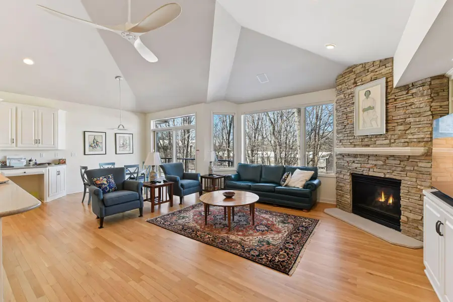 665 Waycliffe Drive N, Wayzata, MN 55391 - #2