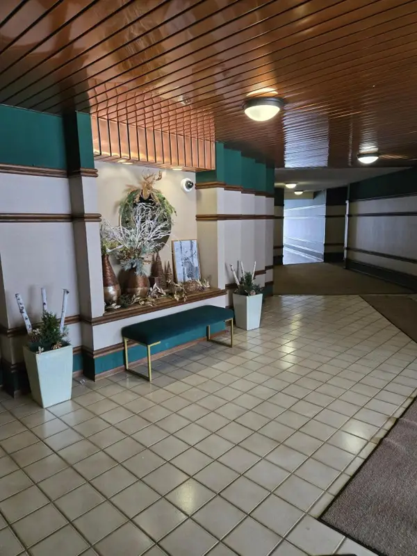 6710 Vernon Avenue S #209, Edina, MN 55436