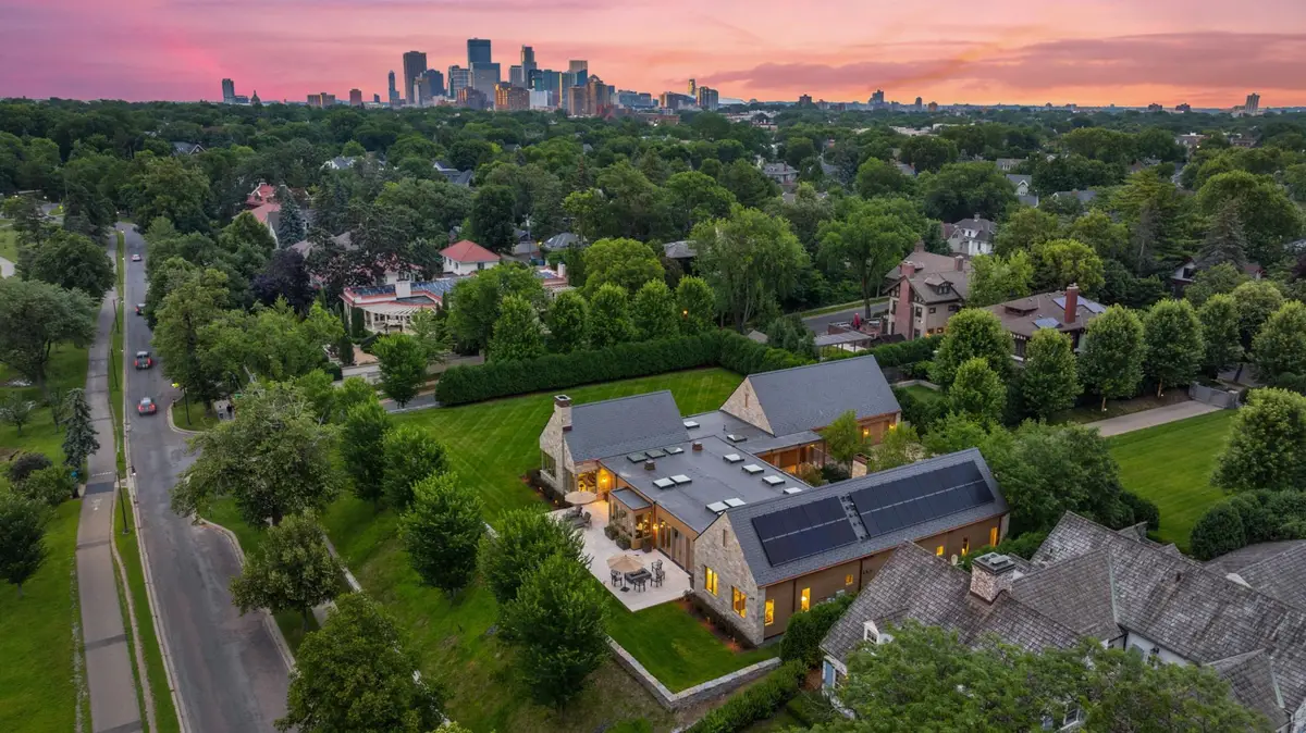 2505 E Lake Of The Isles Parkway, Minneapolis, MN 55405 - #1