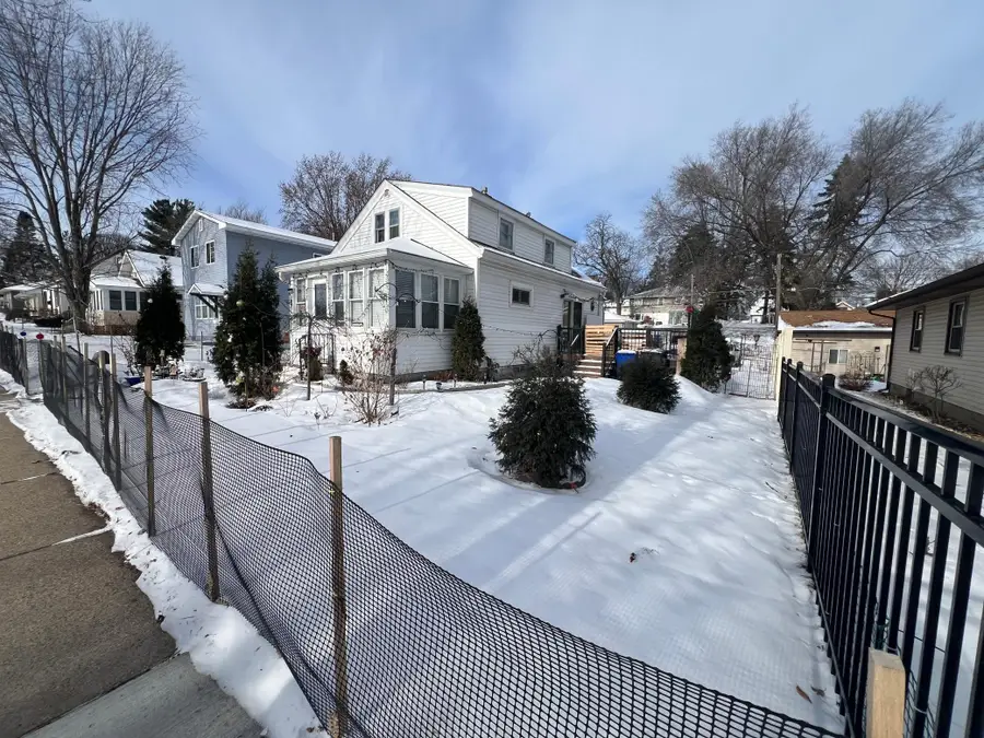71 Magnolia Avenue E, Saint Paul, MN 55117 - Image #2