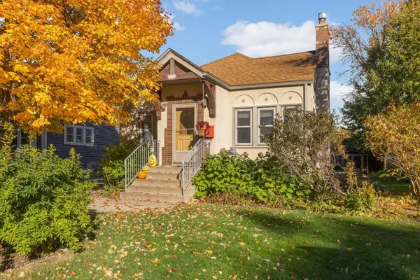 3212 E Minnehaha Parkway, Minneapolis, MN 55406