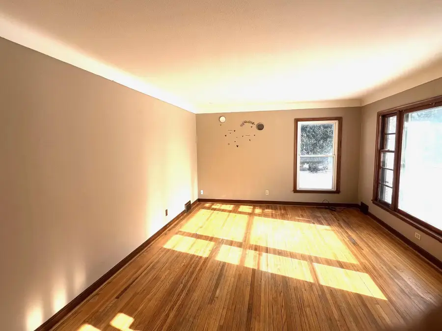 1415 Burke Avenue W, Roseville, MN 55113 - #2