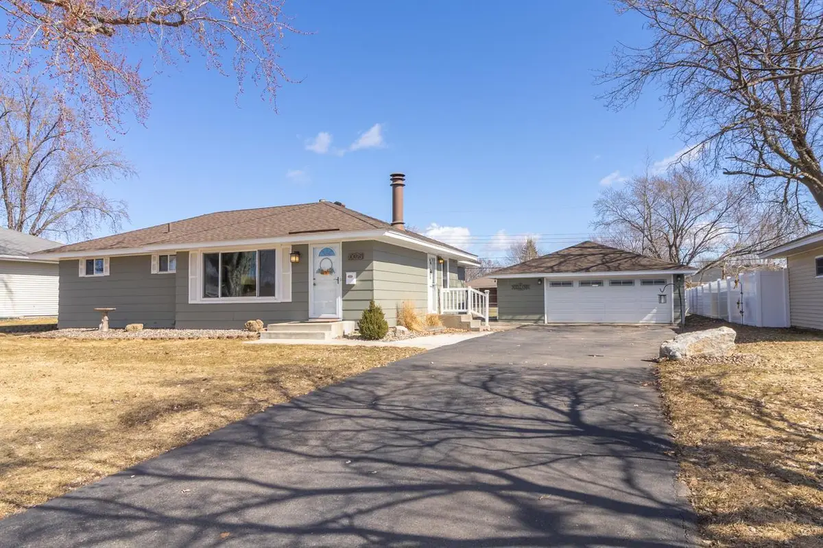 10025 Columbus Avenue S, Bloomington, MN 55420 - #1