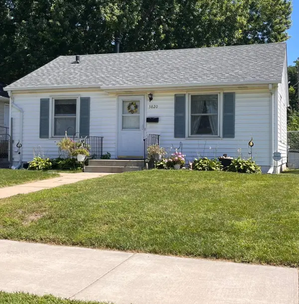 3820 Scott Avenue N, Robbinsdale, MN 55422