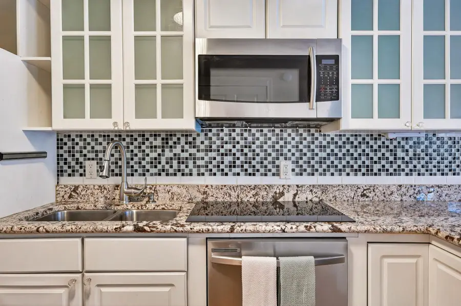 3287 Arcade Street S, Vadnais Heights, MN 55127 - #3