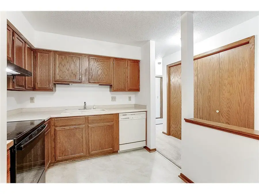 1000 41st Avenue Ne #204, Columbia Heights, MN 55421 - Image #3