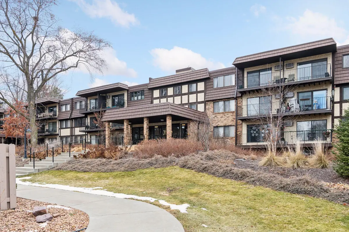 205 Barry Avenue S #303, Wayzata, MN 55391 - #1