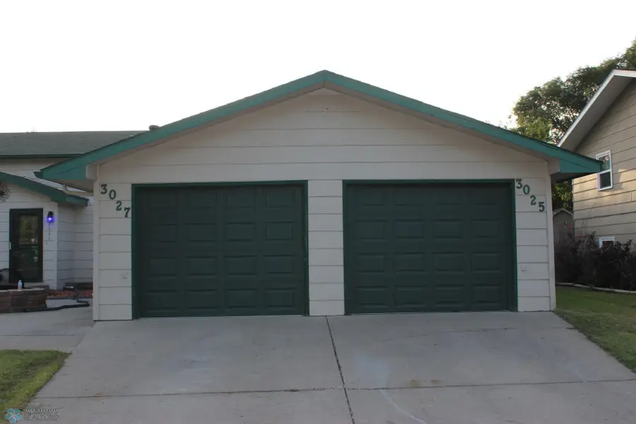 3025 18th Street S, Fargo, ND 58103 - #2