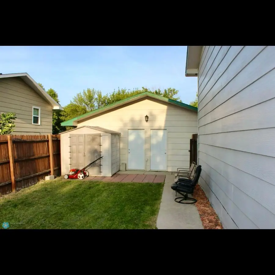 3025 18th Street S, Fargo, ND 58103 - #3