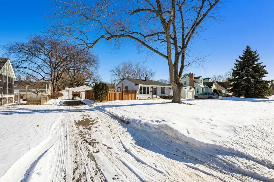 8405 Wentworth Avenue S, Bloomington, MN 55420 - Image #3