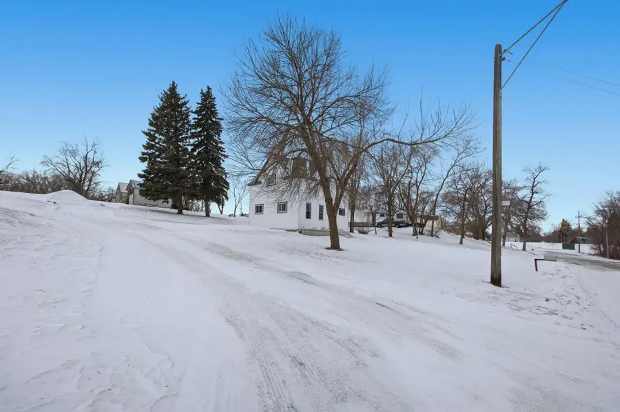 842 Center Street, Enderlin, ND 58027 - #3