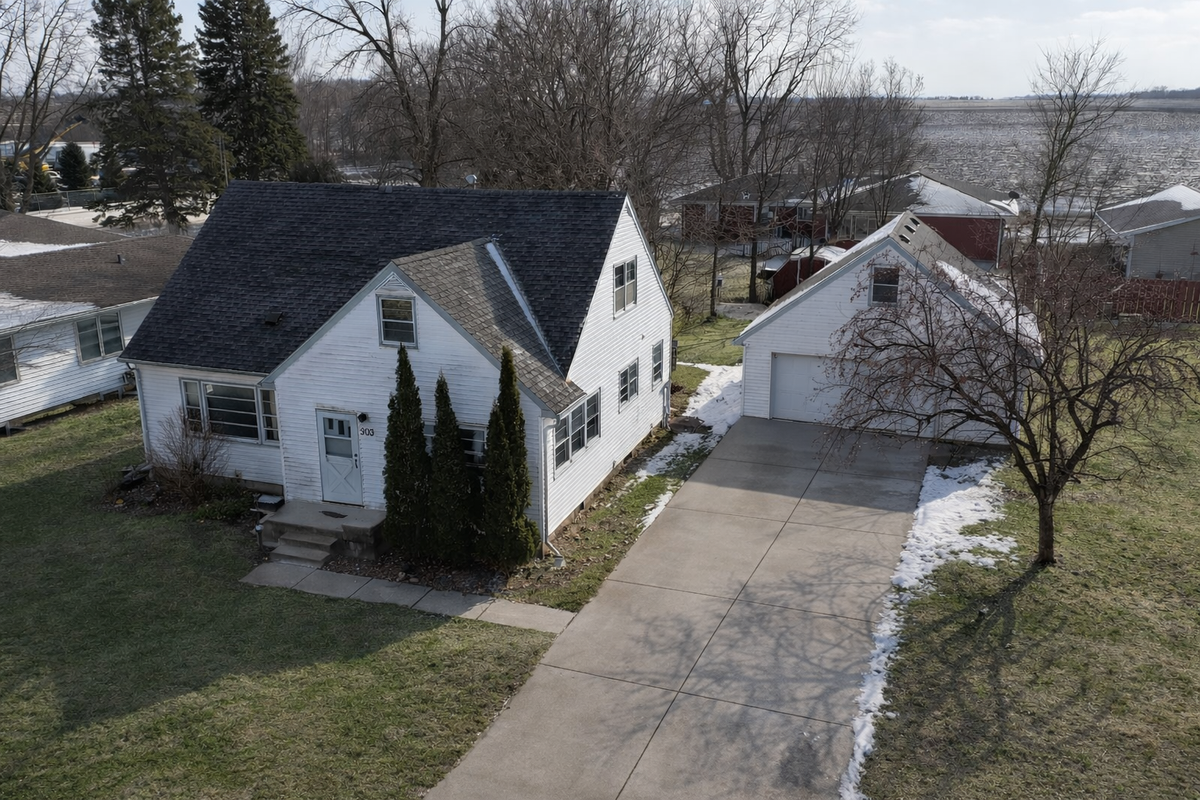 903 W Birch Avenue, Olivia, MN 56277 - #1