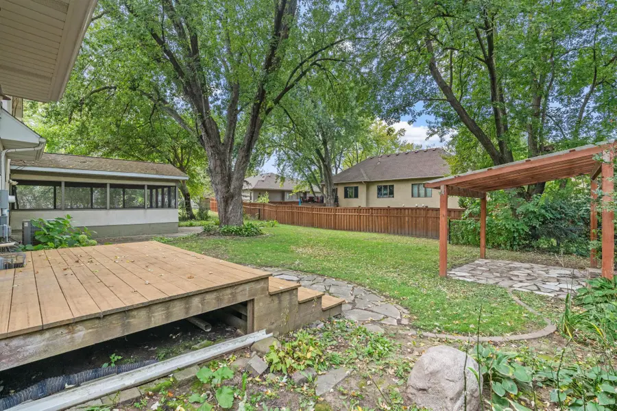 212 Birchwood Drive N, Stillwater, MN 55082 - Image #2