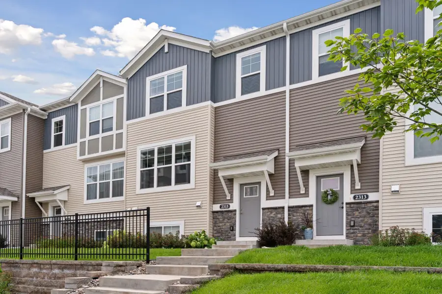 2315 Mckenney Way, North Saint Paul, MN 55109 - Image #2