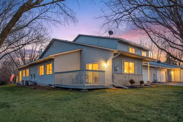 1120 Aston Place, Burnsville, MN 55337