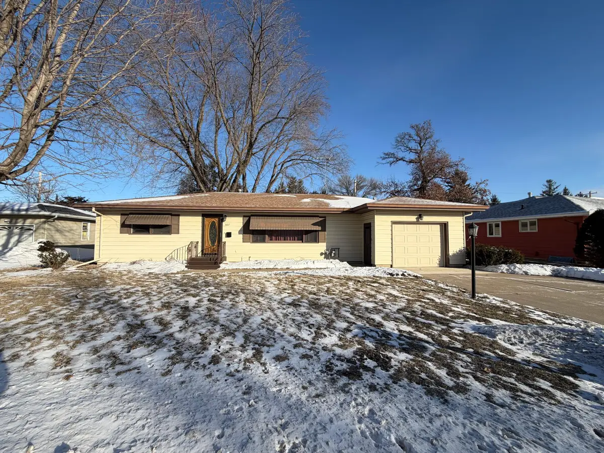 307 Richway Drive E, Albert Lea, MN 56007 - #1