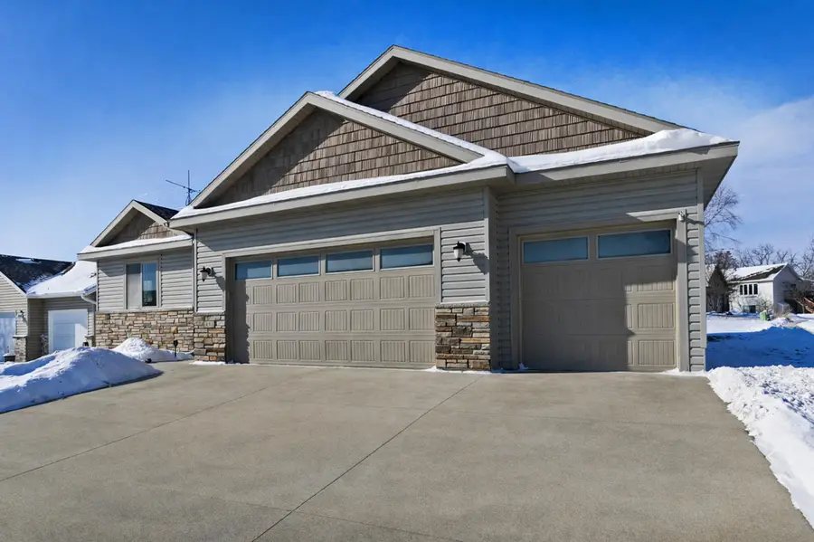 481 Manor Garden Lane Nw, Rochester, MN 55901 - Image #3