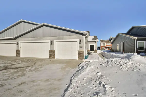 522 34th Way E, West Fargo, ND 58078