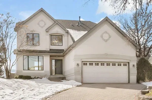 10509 Spyglass Drive, Eden Prairie, MN 55347