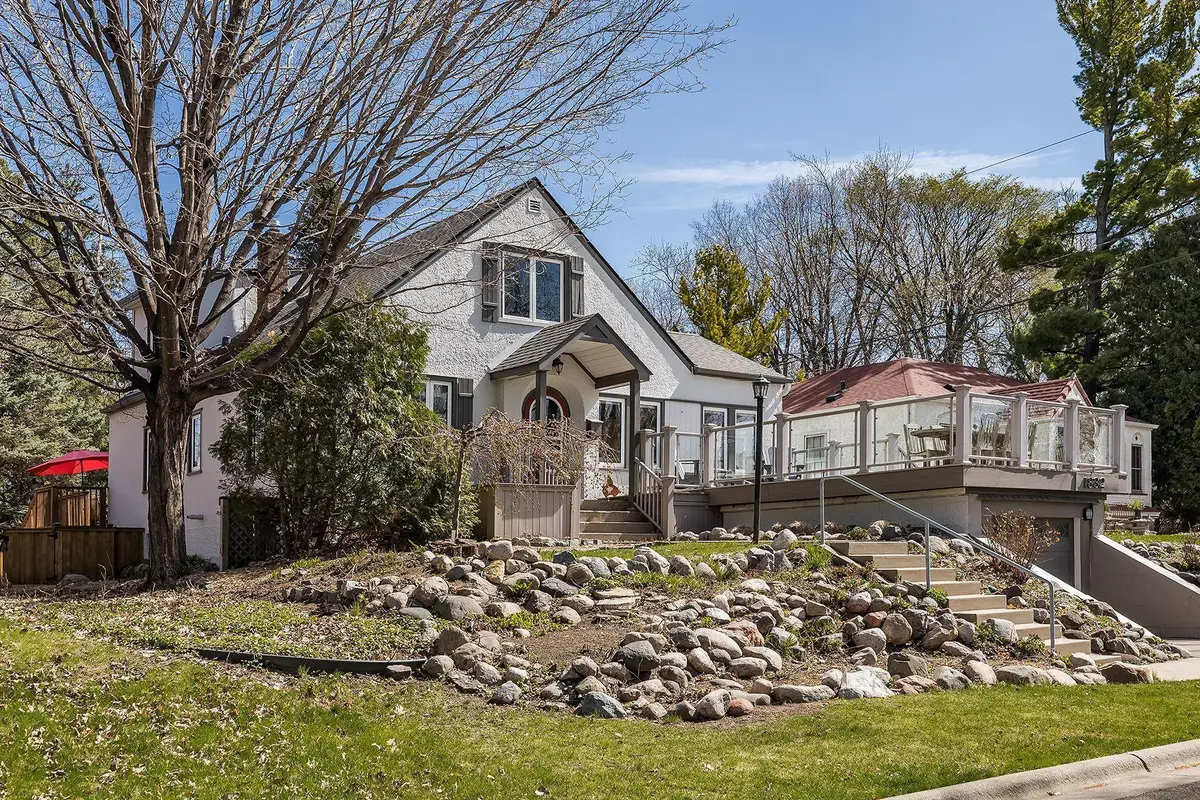 1832 York Avenue N, Golden Valley, MN 55422 - #1