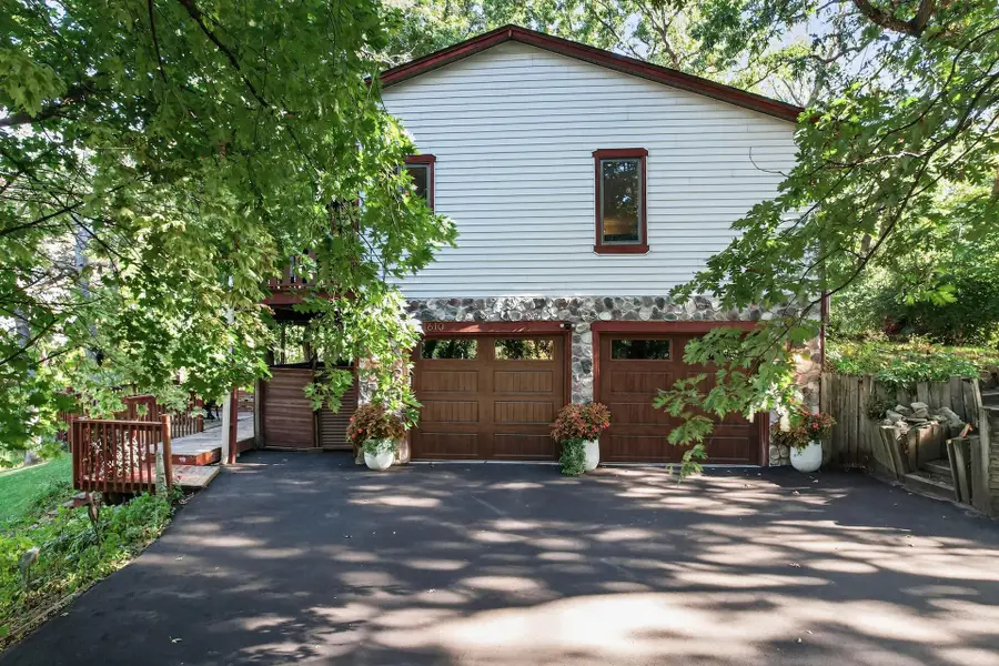 1610 Briarwood Avenue, Mahtomedi, MN 55115 - #3