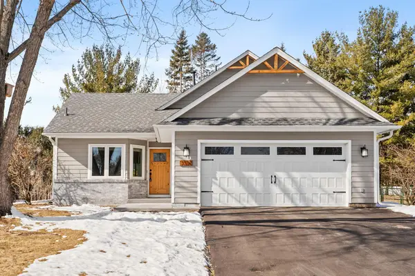 7320 Hunters Run, Eden Prairie, MN 55346
