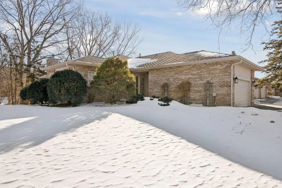 7701 Pondwood Drive, Edina, MN 55439 - Image #2