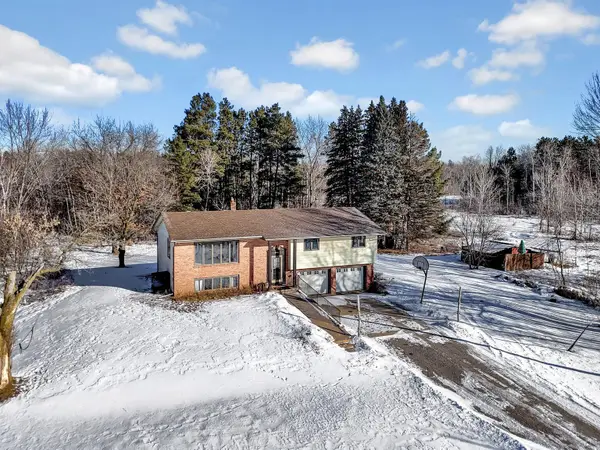1241 Holly Drive E, Hugo, MN 55038