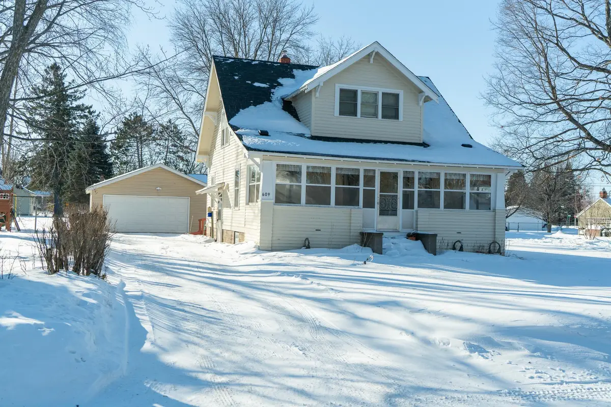 609 3rd Street Nw, Aitkin, MN 56431 - #1