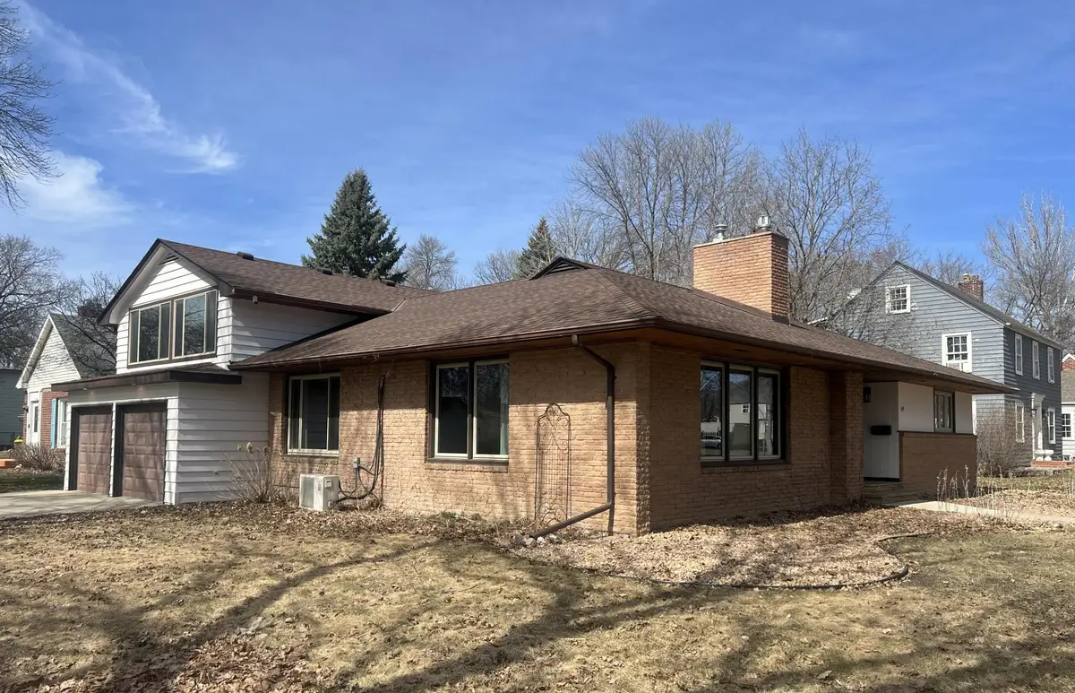 624 10th Street Sw, Willmar, MN 56201 - #1