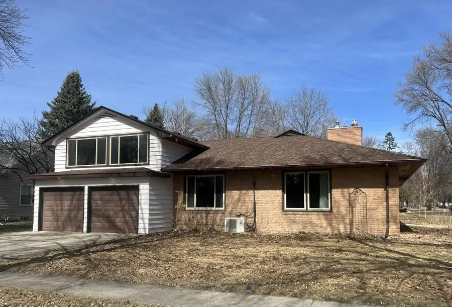 624 10th Street Sw, Willmar, MN 56201 - #2