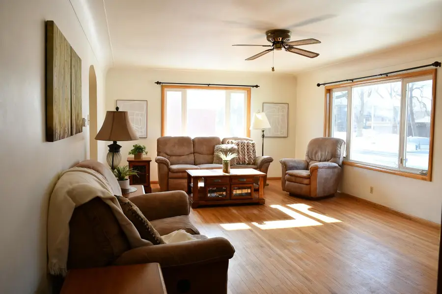 1102 Grand Avenue, Worthington, MN 56187 - Image #2