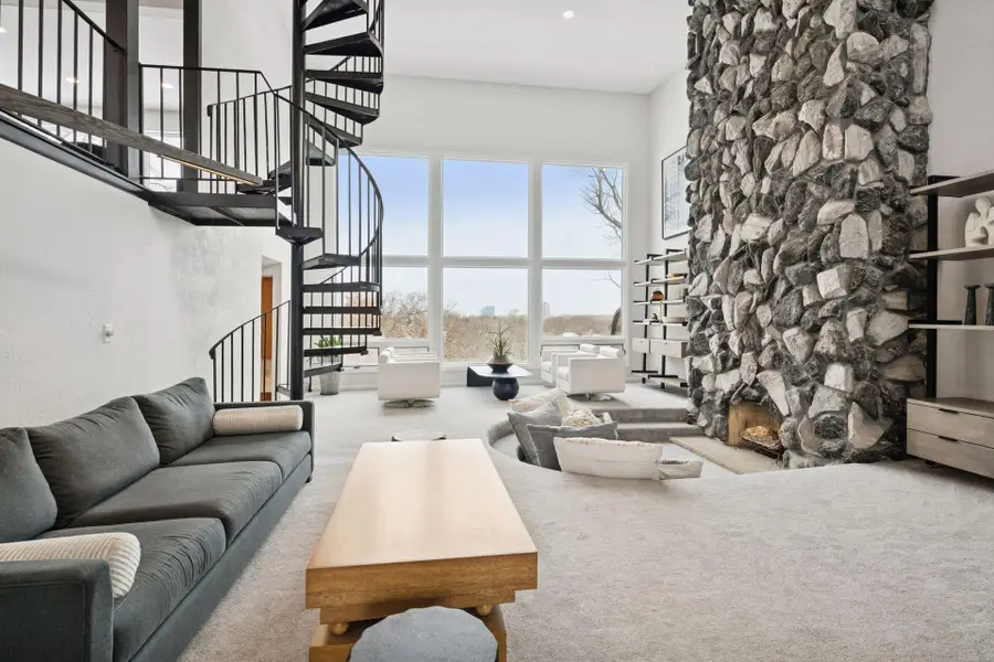 4652 Nine Oaks Circle, Bloomington, MN 55437 - Image #2