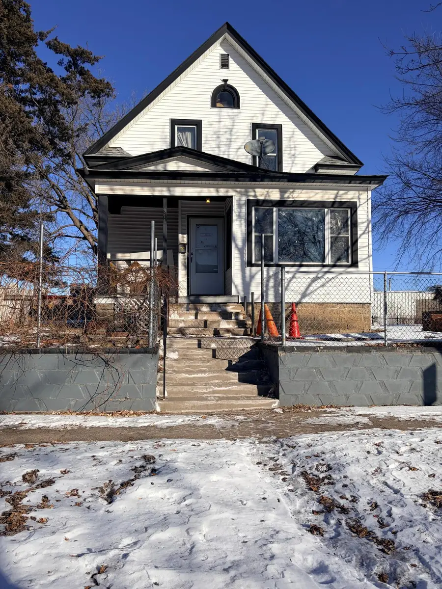 971 Aurora Avenue, Saint Paul, MN 55104 - Image #2