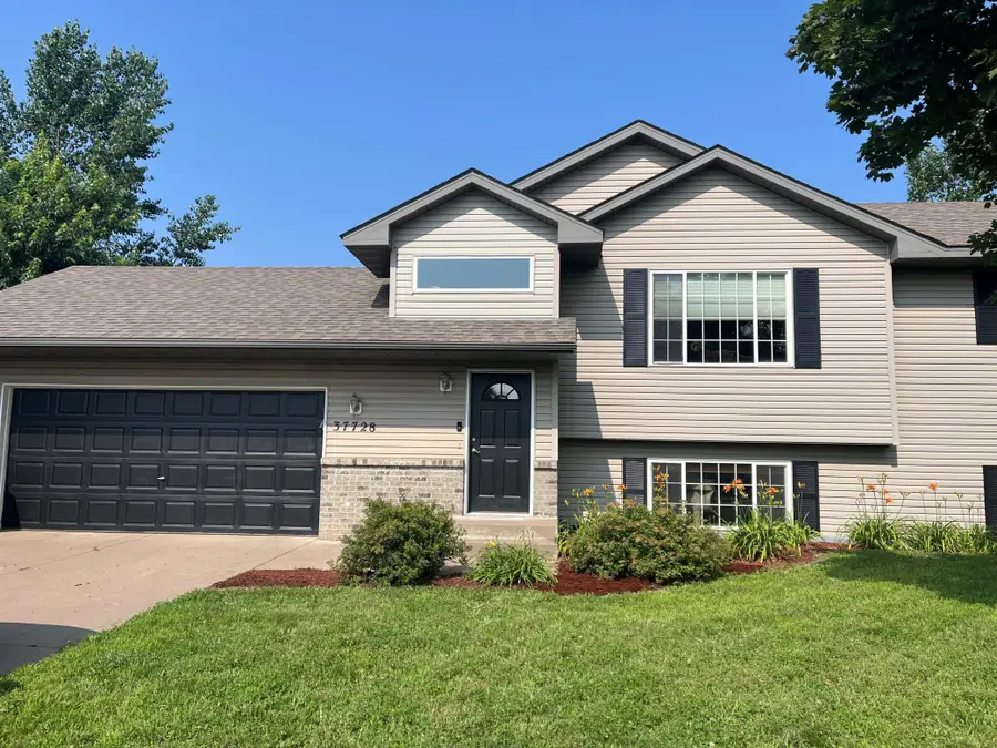 37728 Hawthorne Avenue, North Branch, MN 55056 - Image #2