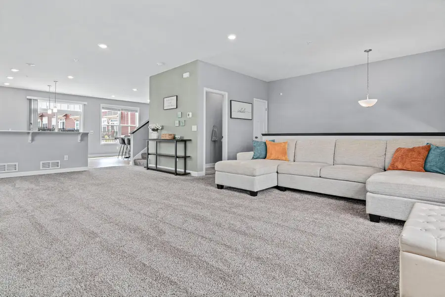 7538 38th Street N, Oakdale, MN 55128 - #3