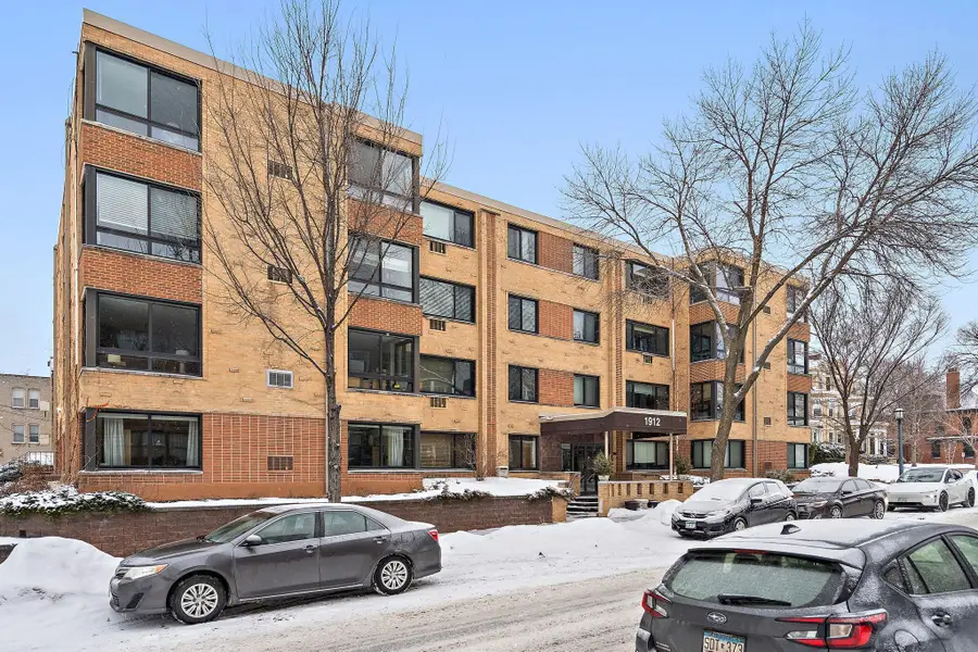 1912 Dupont Avenue S #103, Minneapolis, MN 55403 - Image #2
