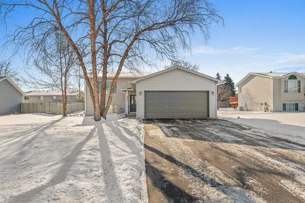 326 Braeburn Drive, Shakopee, MN 55379