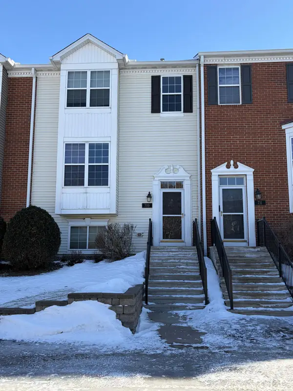 709 Village Parkway, Circle Pines, MN 55014