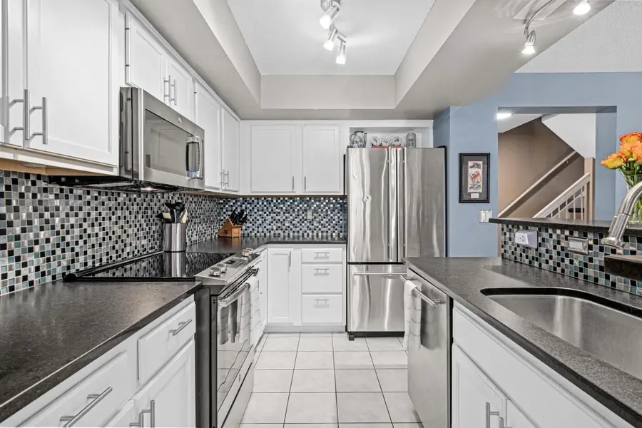 15605 24th Avenue N #D, Plymouth, MN 55447 - #2