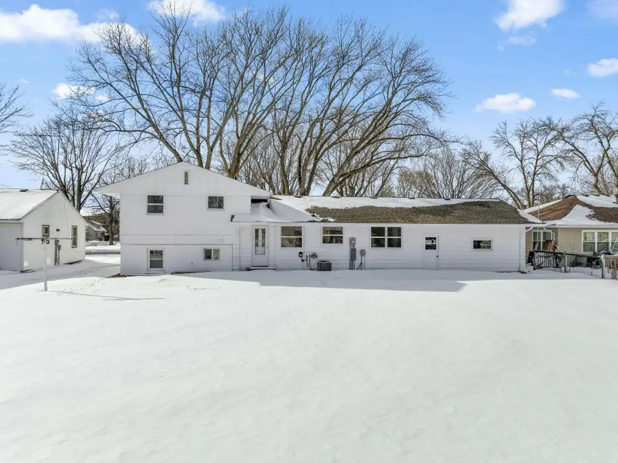 303 Lexington Avenue N, New Prague, MN 56071 - #2