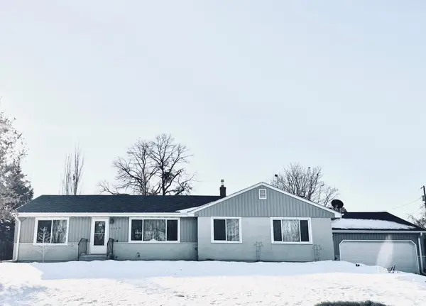 1290 Belmont Lane E, Maplewood, MN 55109