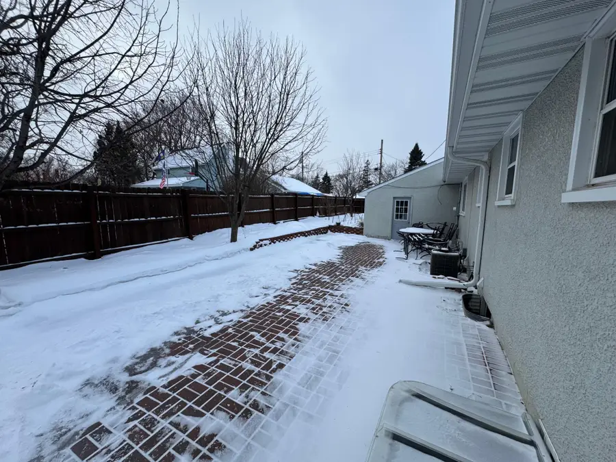 1290 Belmont Lane E, Maplewood, MN 55109 - Image #2