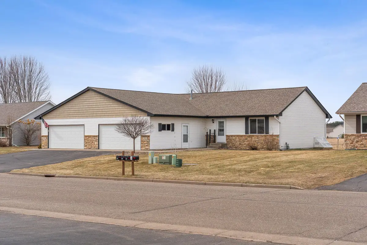 905 W Ridge Court #7, New Richmond, WI 54017 - #1