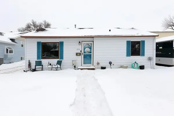 205 6th Avenue W, West Fargo, ND 58078