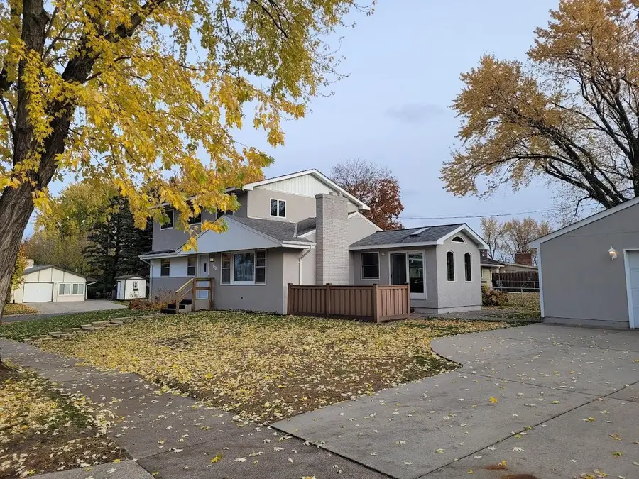 10 Logan Avenue E, West Saint Paul, MN 55118 - #3