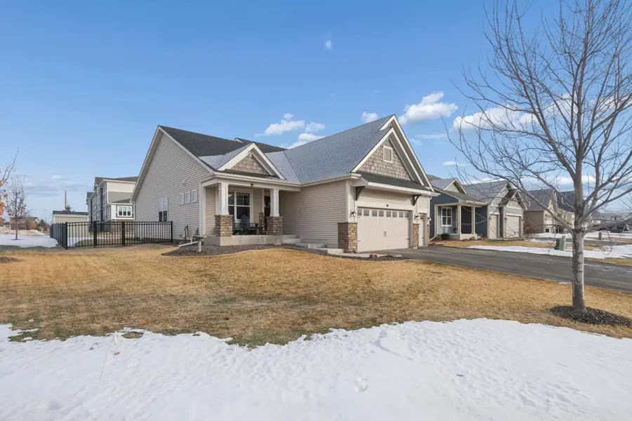 1360 Chestnut Circle, Carver, MN 55315 - #2