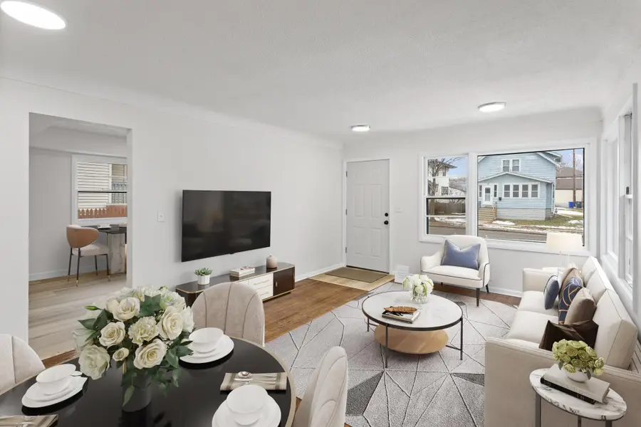 984 Armstrong Avenue, Saint Paul, MN 55102 - #2